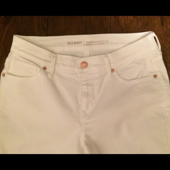 Old Navy Denim - *NEW WITHOUT TAGS* Old Navy White Jeans